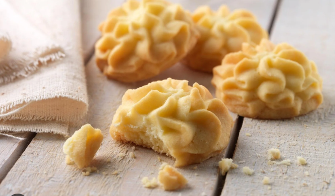 6 (2) Classic Butter Piped Cookies - Image 1
